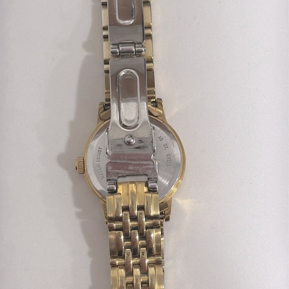 Bulova Gold Tone Watch - Picture 5 of 8